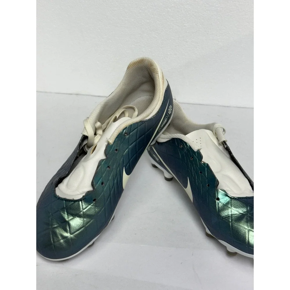 Nike Soccer Cleats Kids 4.5Y Iridescent Green Tiempo Legend 10‎ Academy FG/MG